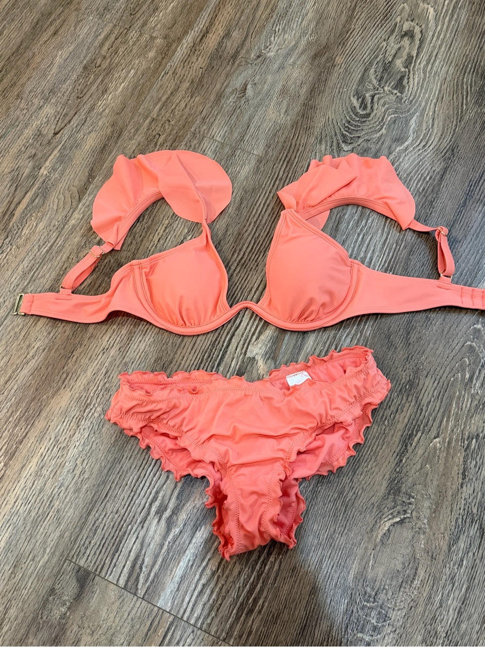 Shade and Shore Coral Ruffled Bikini Set👙🍑 size small